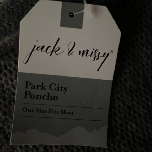 Gray Sleeveless Turtleneck Poncho (One size fits most) Brand New - Picture 4 of 4